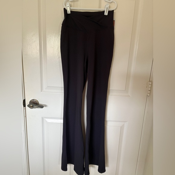 Halara Crossover Flared Leggings - Picture 2 of 4